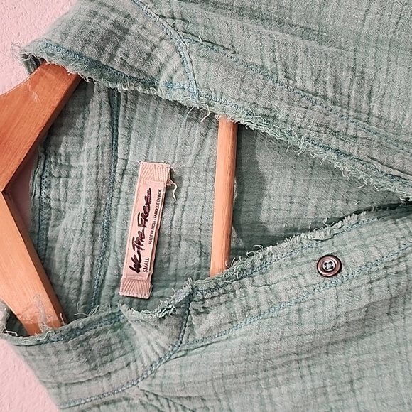 Free People Summer Daydream Button Down Linen Top In Mint - Picture 4 of 8